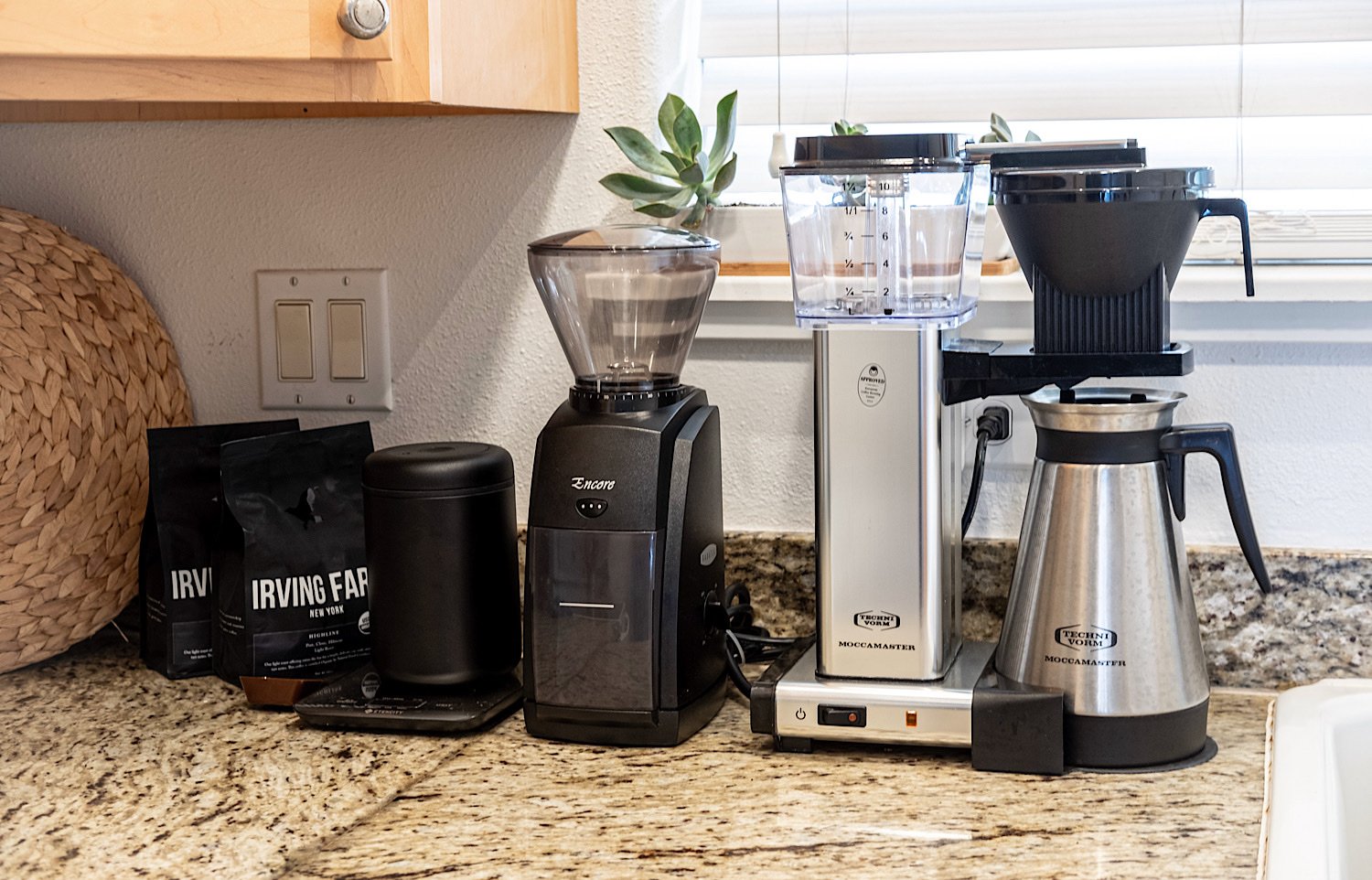 Un esnob del café reacio a la preparación del café en casa